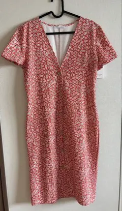 ZARA オレンジの花柄 Vネック 半袖ワンピース