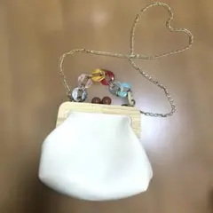 ホワイトクラッチバッグ 木製ハンドル付き