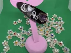 パール装飾の黒色ヘアクリップ