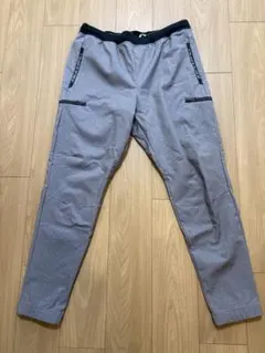 撥水加工　グレー スリムフィットパンツ