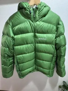 廃盤品 mont-bell グリーン ライトアルパインダウンパーカー M - メルカリ