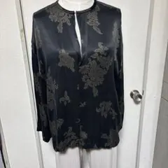 ZARA ブラック花柄長袖ブラウス
