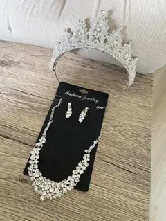 クリスタル ティアラ ネックレス イヤリング 3点セット