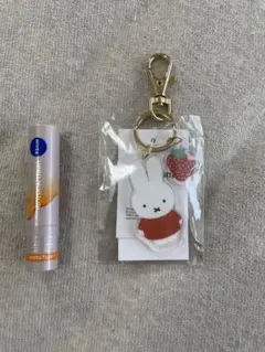 ミッフィー　アクリルチャーム　ピンク　イチゴ