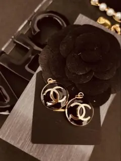 VINTAGE CHANEL BLACKチャーム　２個