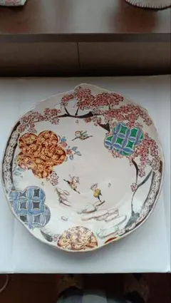 有田焼 酒井田柿右衛門 梅と鳥の絵柄 陶器皿 直径約30cm - メルカリ