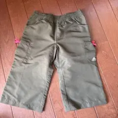 adidas ハーフパンツ オリーブ色