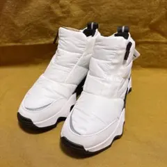 SOREL パフィスニーカー　23.5cm ホワイト