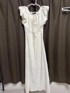 【完売品美品】LILY BROWNリリーブラウンウィングスリーブカットワンピース