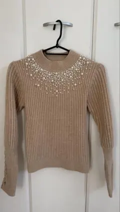 エイミーイーストワール ベージュ パール装飾 リブニットセーター
