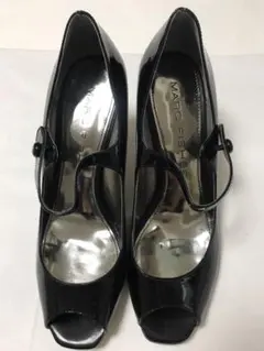 パンプス 黒エナメル　ほぼ新品