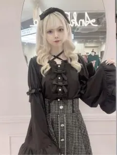 【完売品】AnkRouge　ぐるぐるフレア袖ブラウス　ブラックのサムネイル