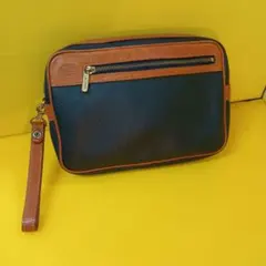 ラコステ ♦本革　セカンドバッグ クラッチバッグ♦ロゴ型押し シボ革 ブラック