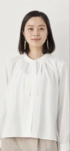 リボン付きブラウス　アーモワールカプリスのサムネイル