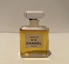 CHANEL シャネル N°19 パルファム 14ml 香水