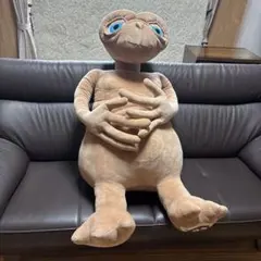 E.T. 110cm 等身大 特大ぬいぐるみ トイザらス　限定 ② USJユニバ E.T. 等身大 ぬいぐるみ トイザらス 限定品 ☆110cmと30cm - メルカリ