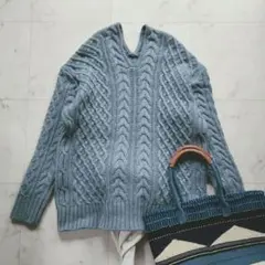 美品 ミラオーウェン ケーブル編み ニット Vネック 厚手 ブルー ゆったりめ