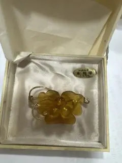 沖縄　本鼈甲　ブローチ　花のブローチ　沖縄土産　アクセサリーのサムネイル