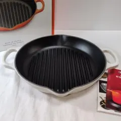 ル・クルーゼ ディープラウンドグリル 25cm シグニチャー メレンゲ 未使用品のサムネイル