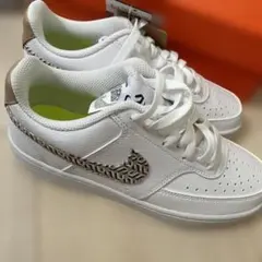 NIKEナイキ コートビジョン LO NN NU FN7323-100 23.5