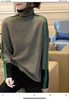 ヘリンボーン柄タートルネックニット