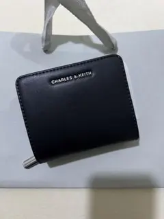 ほぼ新品のCHARLES&KEITH 財布