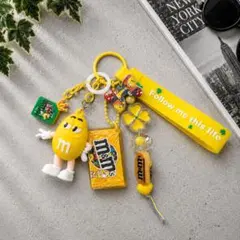 M&M's イエロー キャラクター キーホルダー ストラップ付きのサムネイル