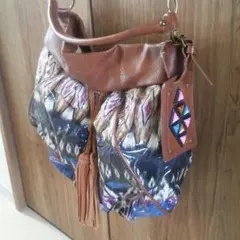 ビニール素材×本革？