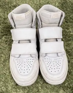 Nike ホワイト ハイカット スニーカー