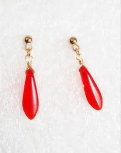 真紅レッドのチェコガラス　シンプルポストピアス