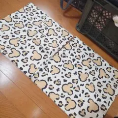 ミッキーマウス　ひょう柄クッションカバー　2枚セット