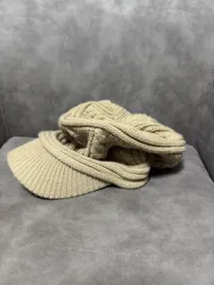 ベージュ ケーブル編み キャップ型ニット帽