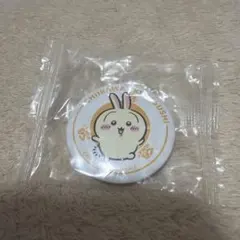 ちいかわ 缶バッジ うさぎ