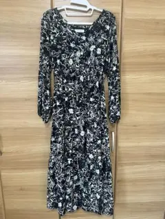 RANDA モノトーン花柄ロングワンピース