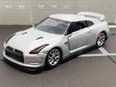 NISSAN GT-R ミニカー シルバー - メルカリ