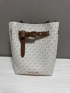 出品8月末まで MICHAEL KORS バケットバッグ ブラウン ホワイト - メルカリ