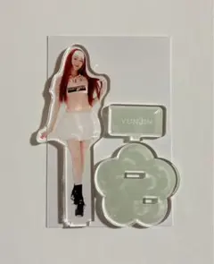 LE SSERAFIM カフェ アクリルスタンド ユンジン