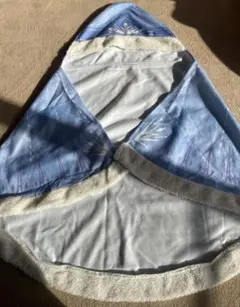 【未使用】エルサデザインアナと雪の女王フリース素材ケープポンチョ