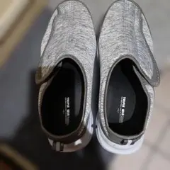 グレー スリッポンシューズ