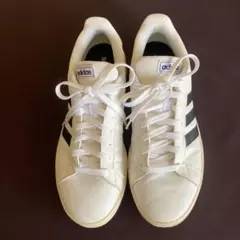 adidas スニーカー 27.5㎝ ホワイト ブラックのサムネイル