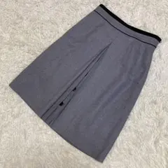 極美品　インディヴィ　ひざ丈スカート　台形　前ボタン　可愛い　グレー　38 Mのサムネイル