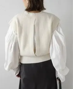 BONJOUR SAGAN バックスリットクルーネックベスト アイボリー