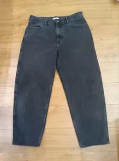 ユニクロU　リラックスフィットジーンズ　ダークグレー　321-459693