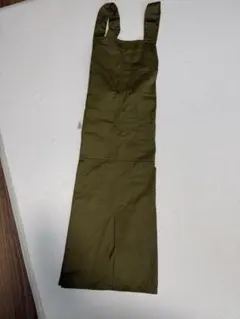 カーキ色 シンプル エプロンのサムネイル