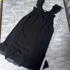 黒 フリル付き ノースリーブチュニック