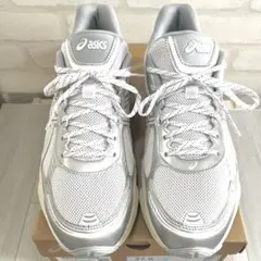 アシックスASICS GEL-KINETIC FLUENT 27.5 シルバー