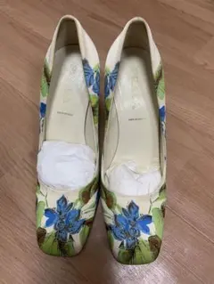 PRADA 花柄刺繍クリーム色ハイヒール