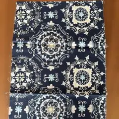 ネイビー フラワー円形模様 綿生地　パッチワーク　布