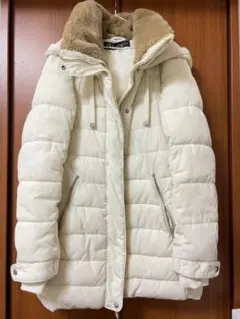 ZARA ファー付きアイボリーフード付きダウンジャケットサイズXS