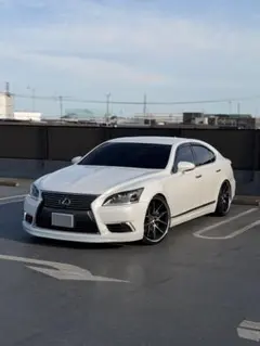 レクサス LS460 バージョンL 後期型、3連LED、OPリアモニタ- 車検長 